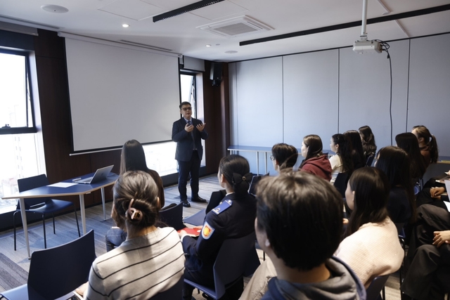 Санхүүгийн боловсролын "Сурагч-Оюутан багш" хөтөлбөр эхэллээ