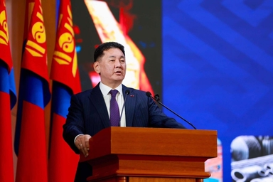 Ерөнхийлөгч У.Хүрэлсүх эдийн засаг, хөгжлийн яам болон харьяа байгууллагууд, судалгааны хүрээлэнгүүдийн ажилтан, албан хаагчидтай уулзлаа.
