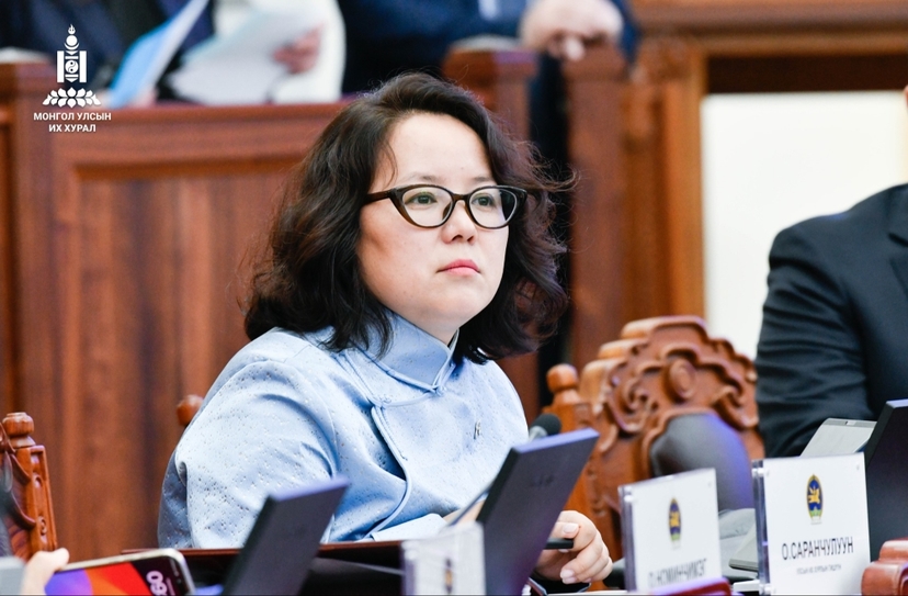 УИХ-ын гишүүн О.Саранчулуун: “Үүнийг боловсролын салбарын мөнгө идэх, авлига, хулгай гэж нэрлэдэг”